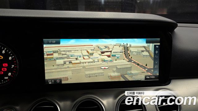 Mercedes-Benz E-Class 2017 — photo 20