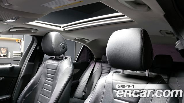 Mercedes-Benz E-Class 2017 — photo 25