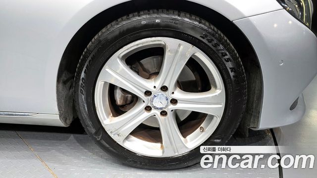 Mercedes-Benz E-Class 2017 — photo 7
