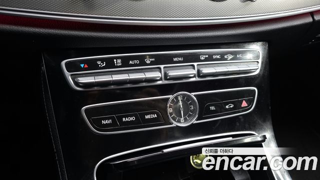 Mercedes-Benz E-Class 2017 — photo 31
