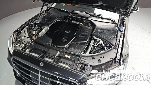 Mercedes-Benz S-Class 2022 — photo 6