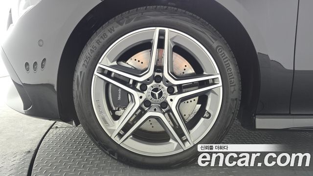 Mercedes-Benz CLA-Class 2024 — photo 4