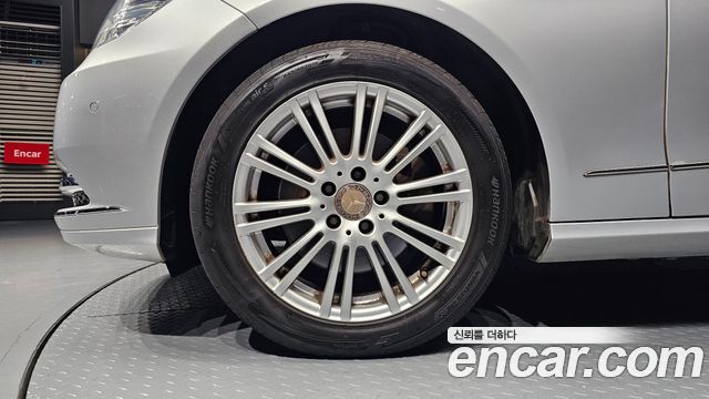 Mercedes-Benz E-Class 2012 — photo 5
