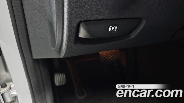 Mercedes-Benz E-Class 2012 — photo 16