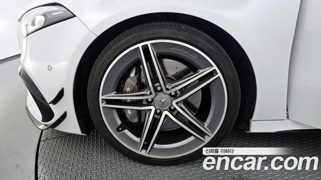 Mercedes-Benz A-Class 2021 — photo 4