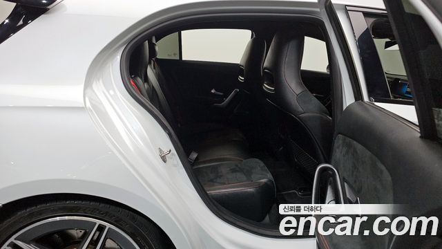 Mercedes-Benz A-Class 2021 — photo 17