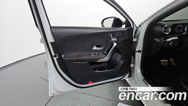 Mercedes-Benz A-Class 2021 — photo 13