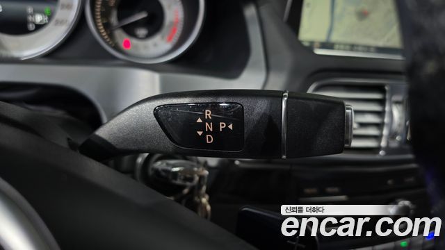 Mercedes-Benz E-Class 2016 — photo 9