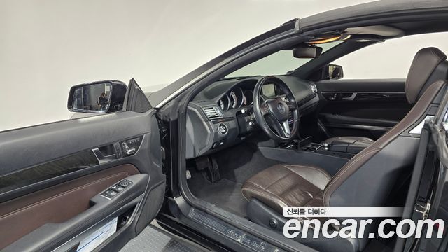 Mercedes-Benz E-Class 2016 — photo 10