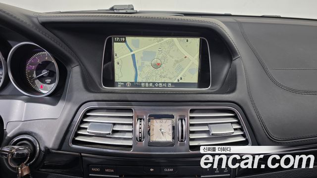 Mercedes-Benz E-Class 2016 — photo 14