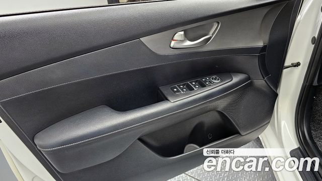 Kia K3 2019 — photo 14