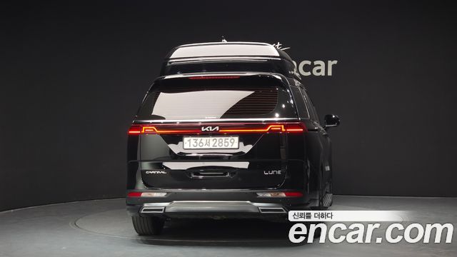 Kia Canival 2023 — photo 4