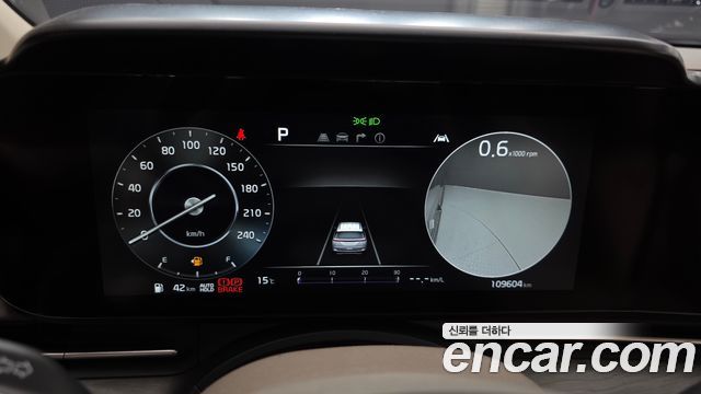 Kia Canival 2023 — photo 11