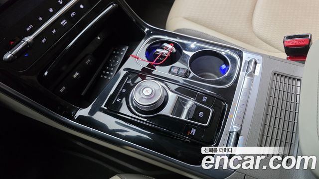 Kia Canival 2023 — photo 12