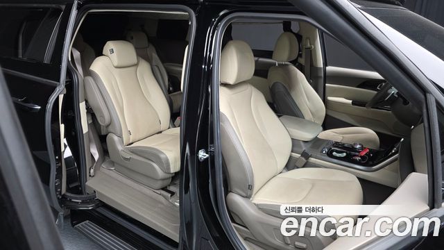 Kia Canival 2023 — photo 18