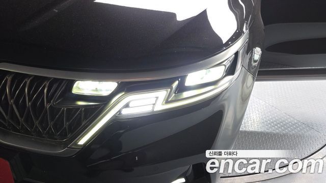 Kia Canival 2023 — photo 8