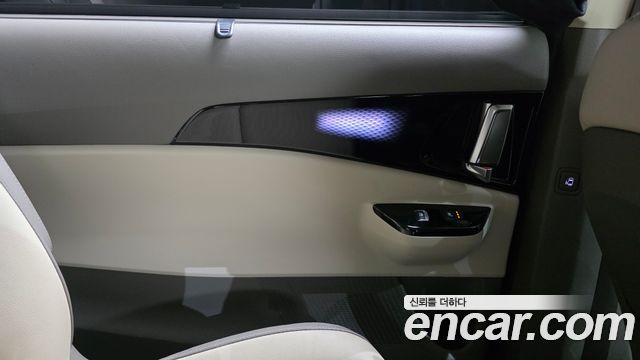 Kia Canival 2023 — photo 15