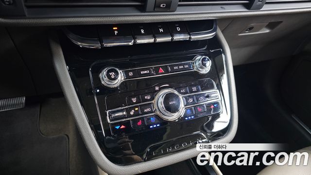 Lincoln Corsair 2021 — photo 12