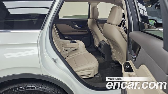 Lincoln Corsair 2021 — photo 17