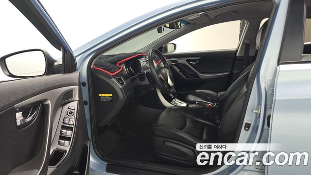 Hyundai AVANTE 2011 — photo 10