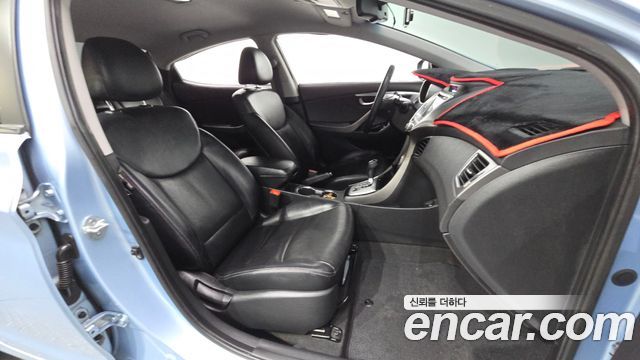 Hyundai AVANTE 2011 — photo 11