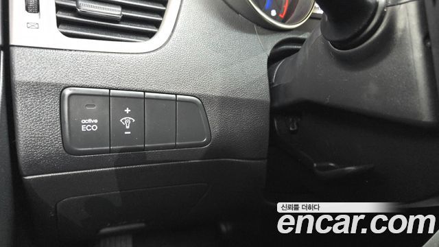 Hyundai AVANTE 2011 — photo 16