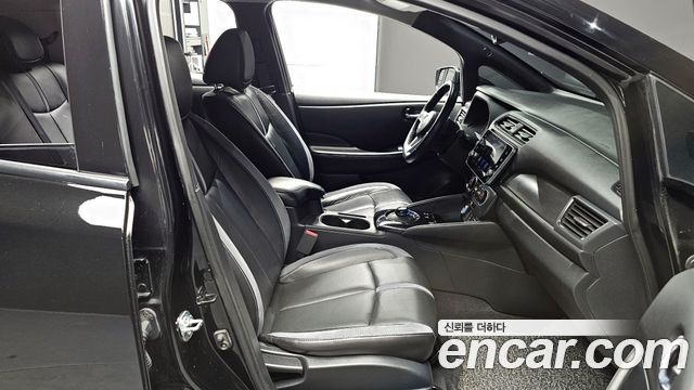 Nissan Leaf 2019 — photo 11