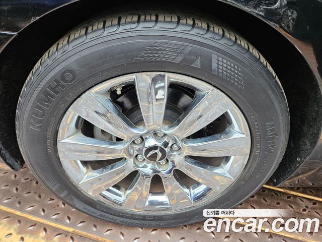 Hyundai Equus 2010 — photo 9