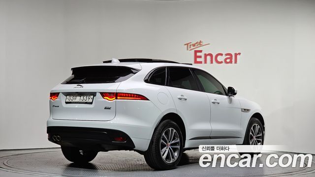 Jaguar F-PACE 2017 — photo 2