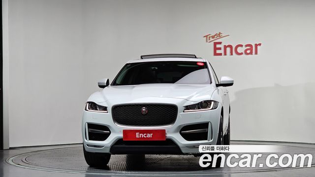 Jaguar F-PACE 2017 — photo 3
