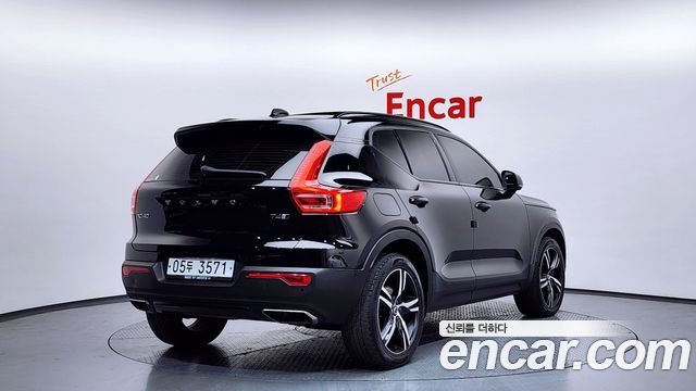 Volvo XC40 2019 — photo 2