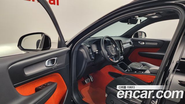 Volvo XC40 2019 — photo 10
