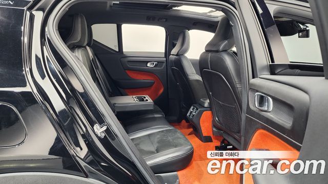 Volvo XC40 2019 — photo 11