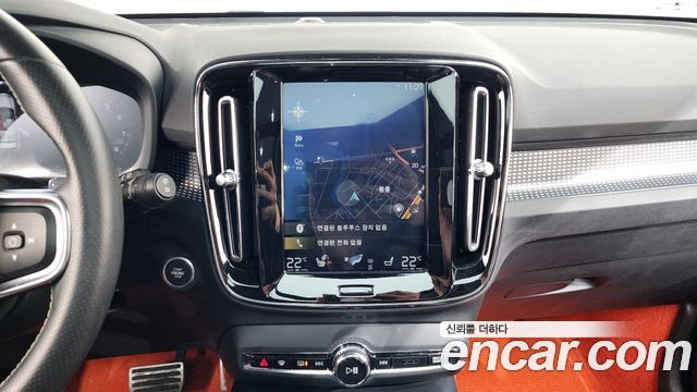 Volvo XC40 2019 — photo 12