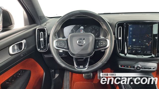 Volvo XC40 2019 — photo 13