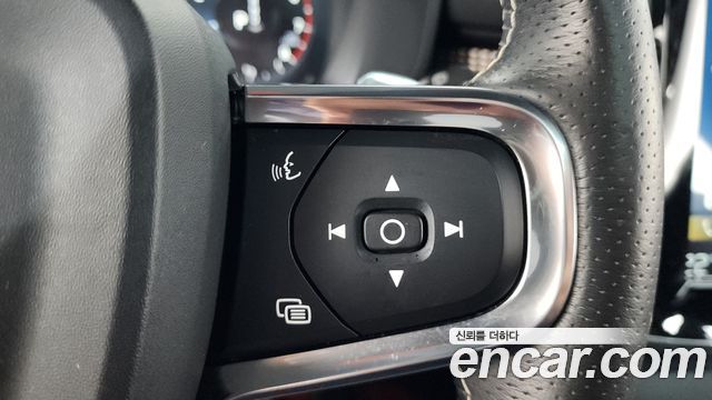 Volvo XC40 2019 — photo 15
