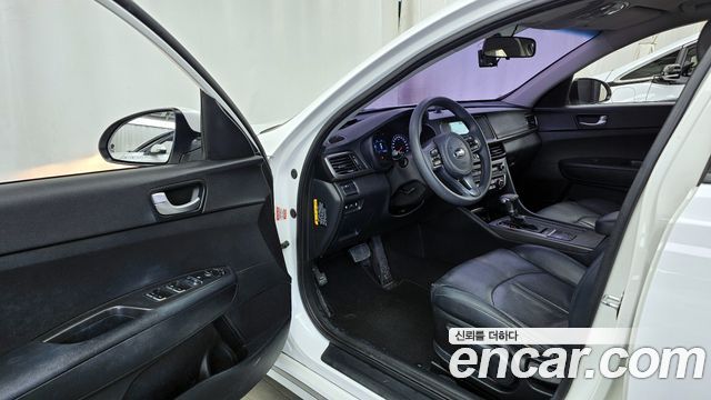 Kia K5 2016 — photo 10
