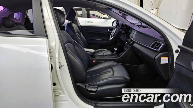 Kia K5 2016 — photo 11