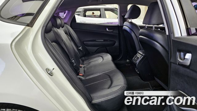 Kia K5 2016 — photo 12
