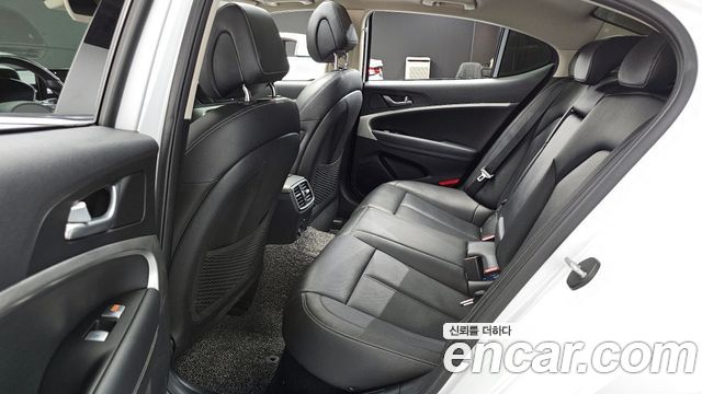 Genesis G70 2022 — photo 11