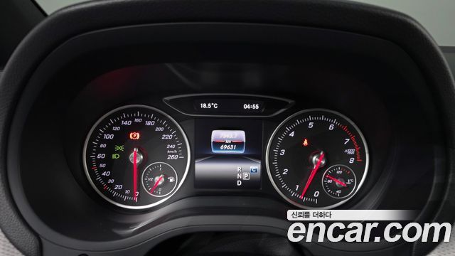 Mercedes-Benz B-Class 2018 — photo 11