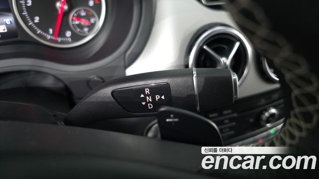 Mercedes-Benz B-Class 2018 — photo 12