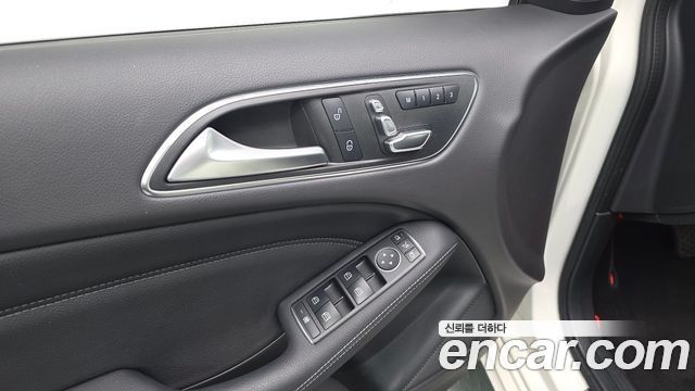 Mercedes-Benz B-Class 2018 — photo 19