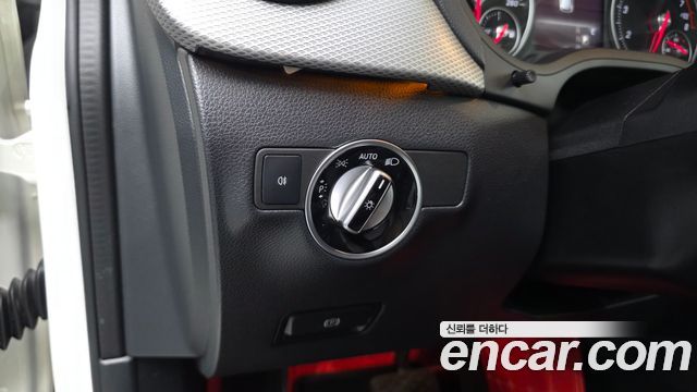Mercedes-Benz B-Class 2018 — photo 20
