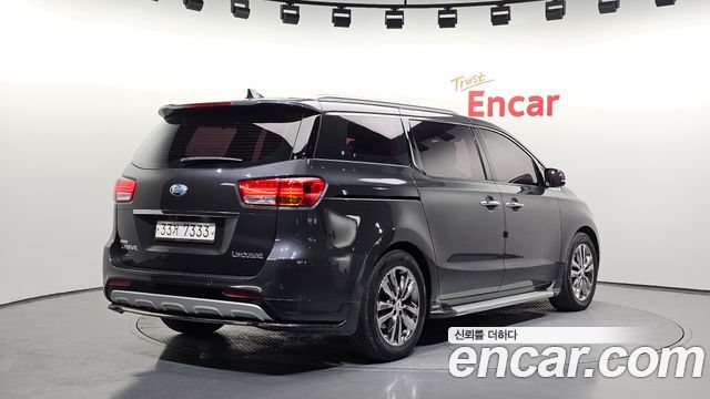 Kia Canival 2018 — photo 2