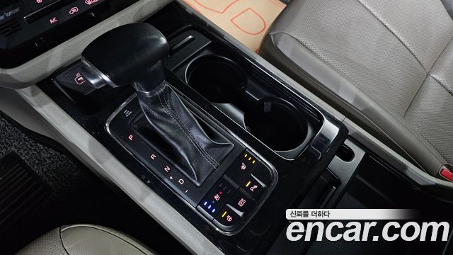 Kia Canival 2018 — photo 12