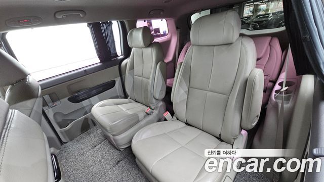 Kia Canival 2018 — photo 18
