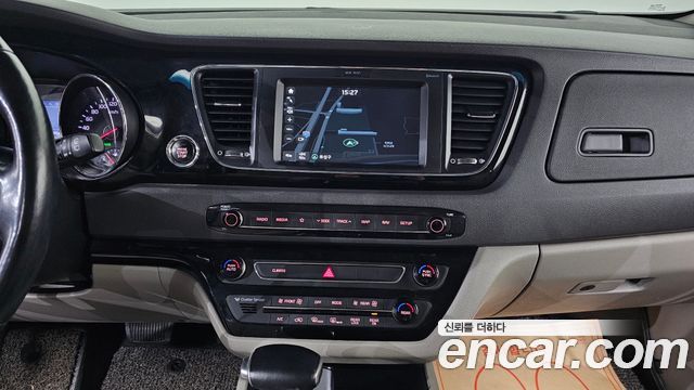Kia Canival 2018 — photo 19