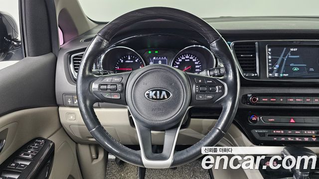 Kia Canival 2018 — photo 21