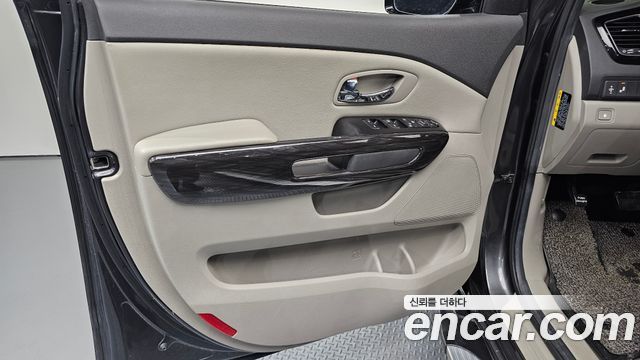 Kia Canival 2018 — photo 14